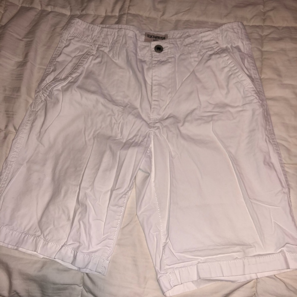 Men’s Express Khaki shorts
